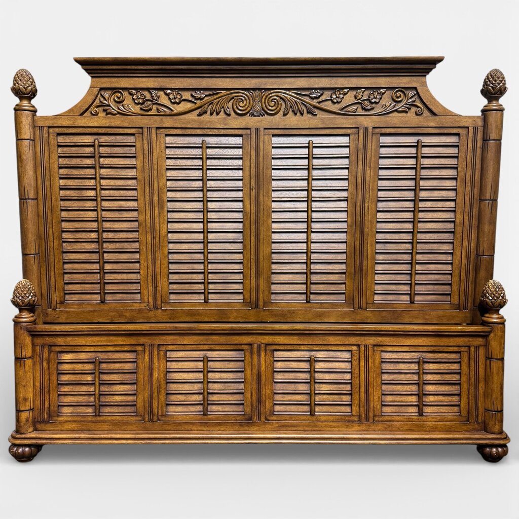 Broyhill Attic Heirlooms King Shutter Panel Bed w/ Pineapple Fenials 80Lx92Wx66H