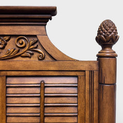 Broyhill Attic Heirlooms King Shutter Panel Bed w/ Pineapple Fenials 80Lx92Wx66H