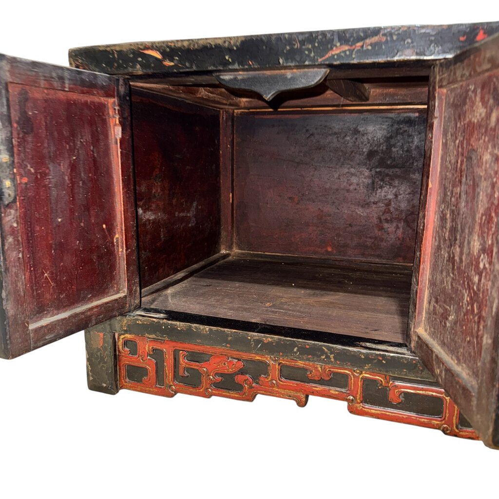 Early 19th Century Shanxi Province Chinese Black Lacquer Sideboard / Altar Cabinet 52.5Lx17.5Wx17H